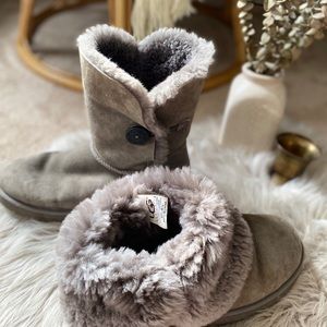 UGG Australia Grey Suede Boots size W10